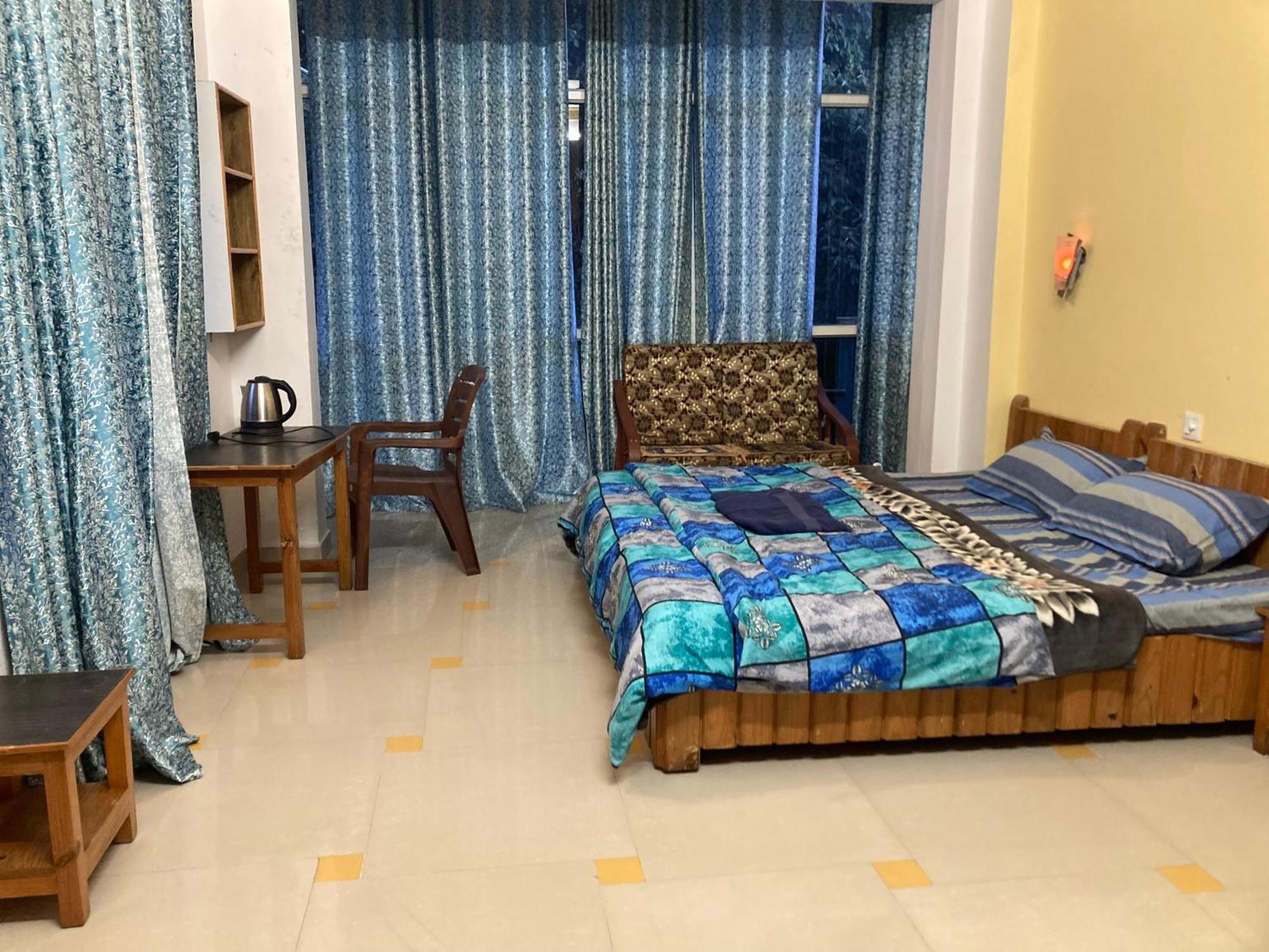 Oasis Guest House Bhagsu D'Shala Dharamshala Exterior photo