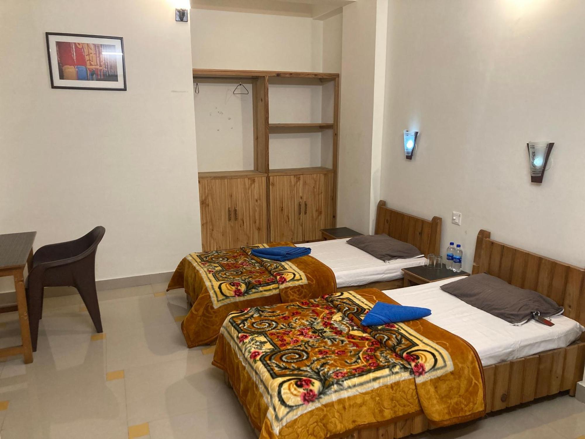 Oasis Guest House Bhagsu D'Shala Dharamshala Exterior photo