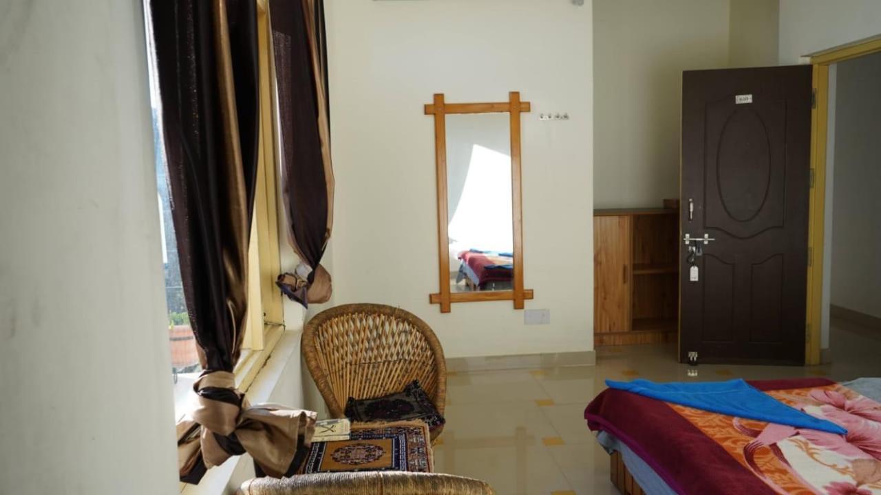 Oasis Guest House Bhagsu D'Shala Dharamshala Exterior photo