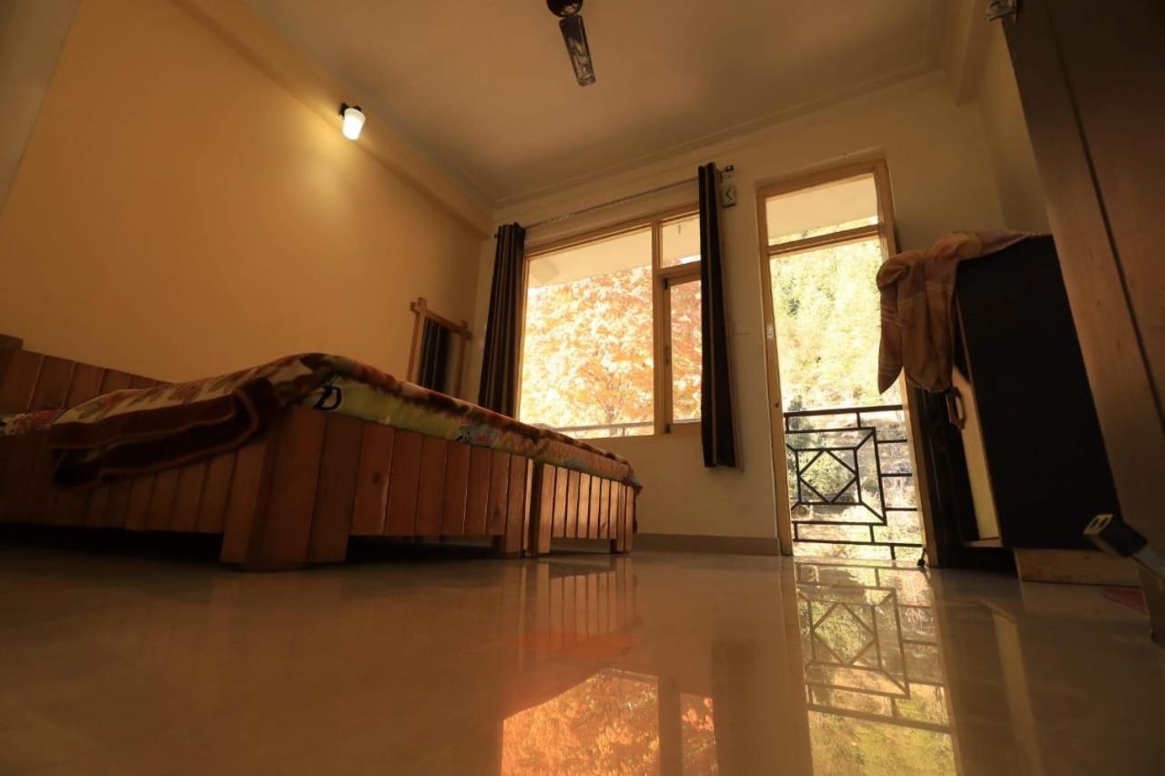 Oasis Guest House Bhagsu D'Shala Dharamshala Exterior photo