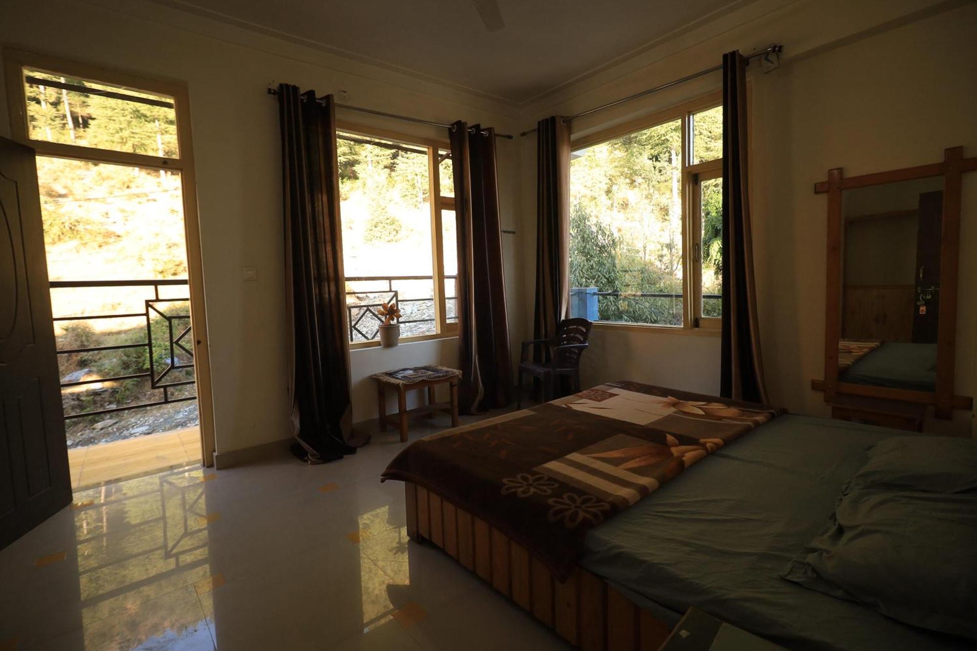Oasis Guest House Bhagsu D'Shala Dharamshala Exterior photo