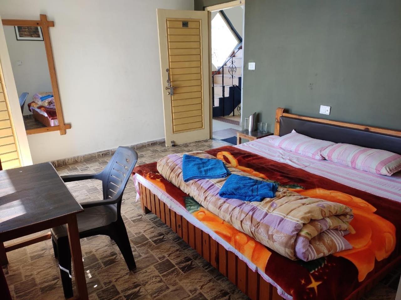 Oasis Guest House Bhagsu D'Shala Dharamshala Exterior photo